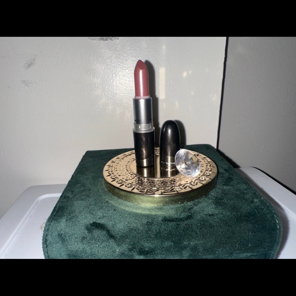 *SOLD* MAC Midimauve Lustre Lipstick